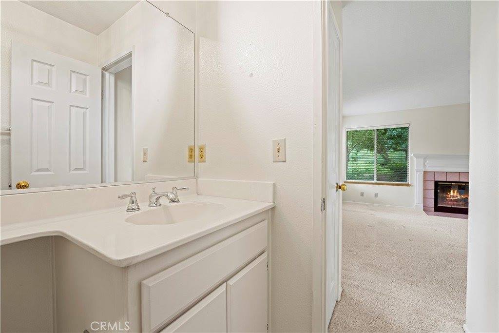 22633 Copper Hill Drive, Saugus, CA 91350