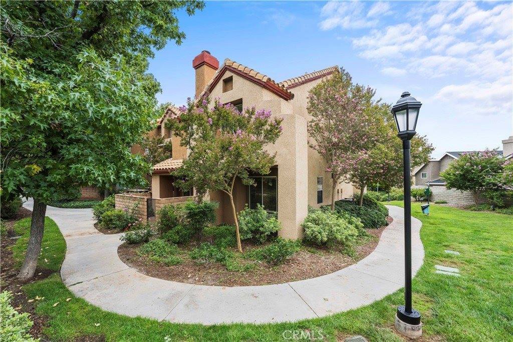 22633 Copper Hill Drive, Saugus, CA 91350