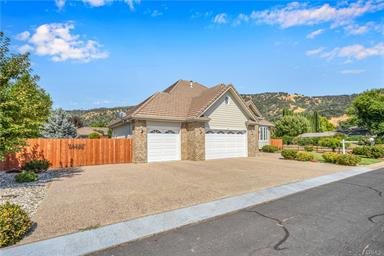 8358 Paradise Lagoon Dr., Lucerne, CA 95458