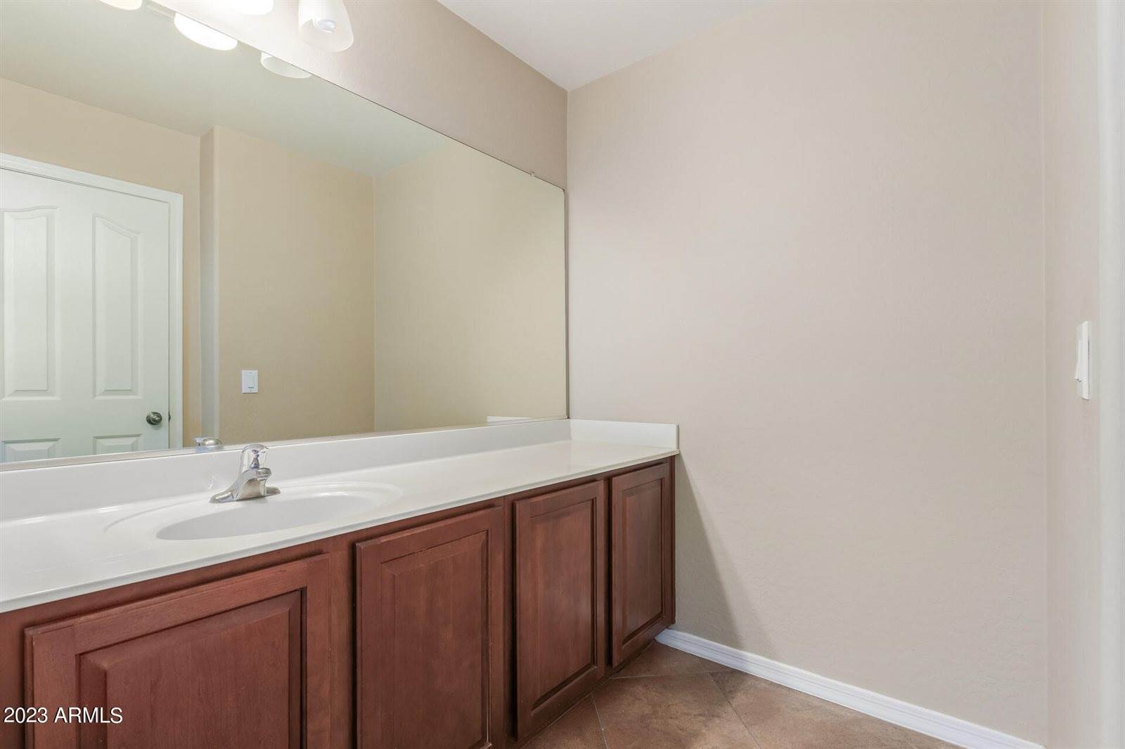 33009 North Quarry Hills Drive, San Tan Valley, AZ 85143