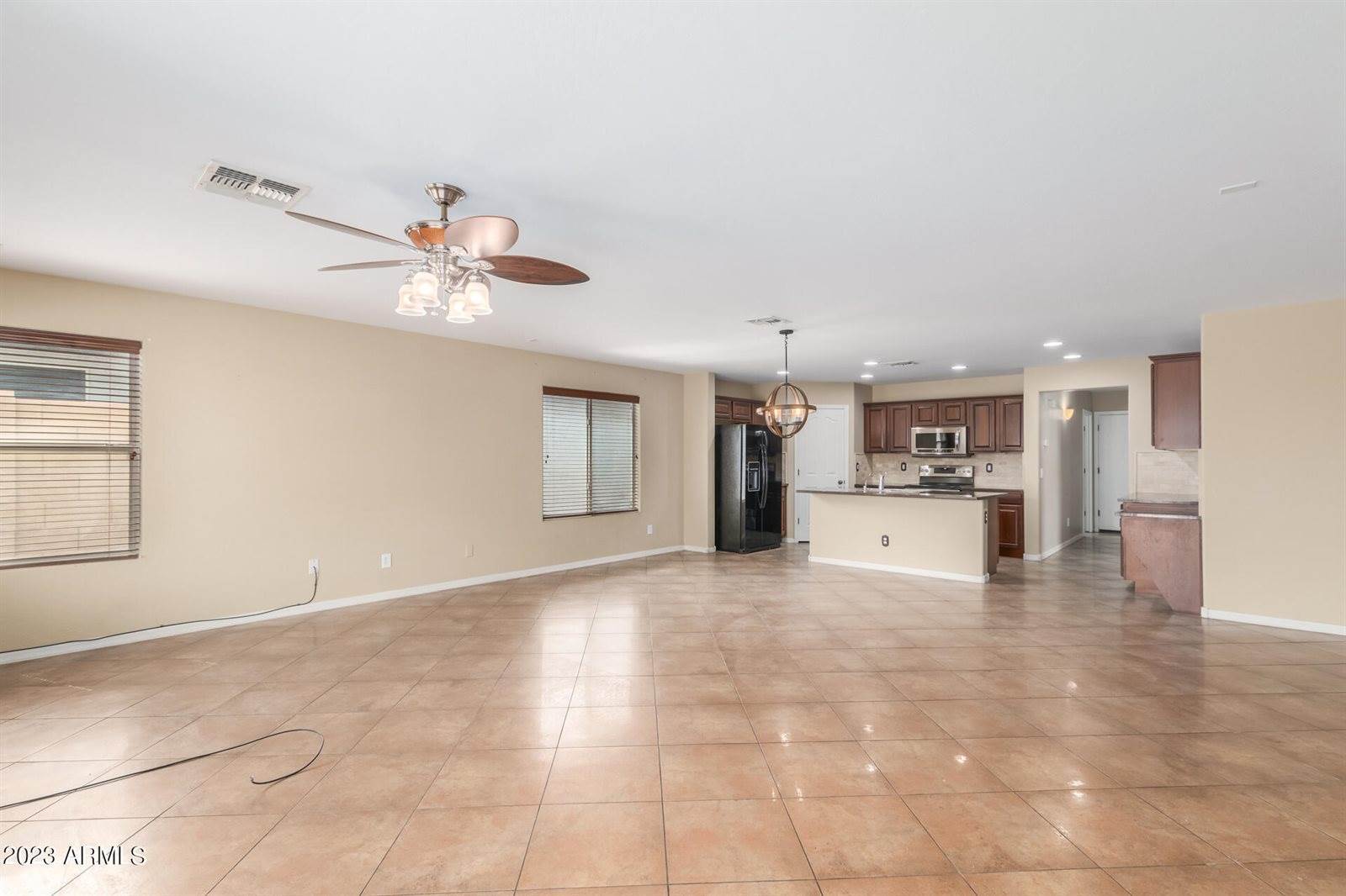 33009 North Quarry Hills Drive, San Tan Valley, AZ 85143