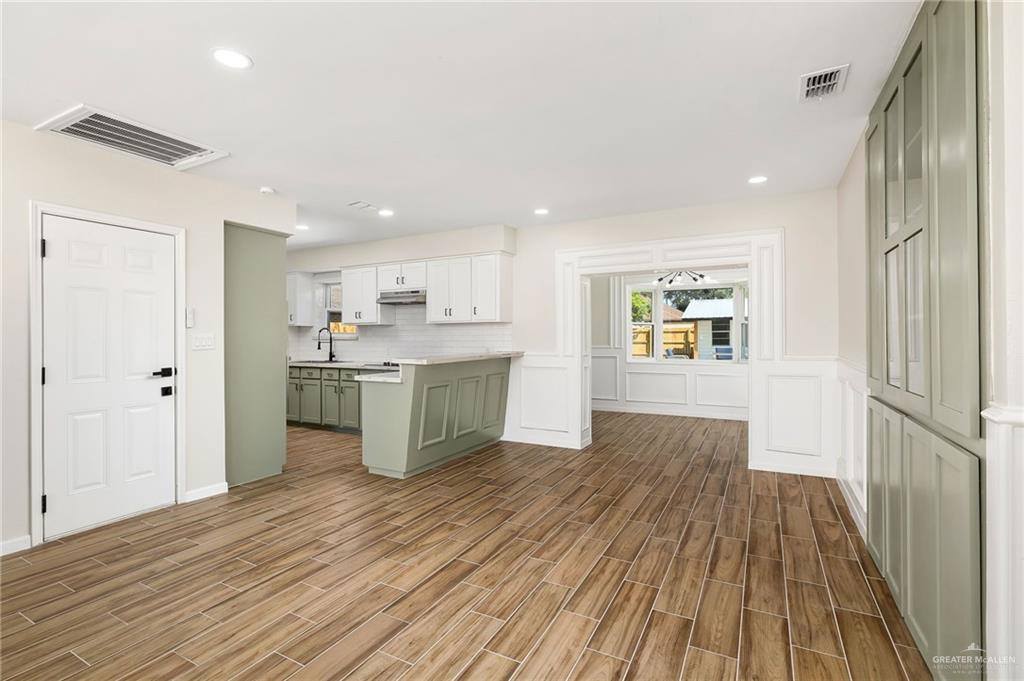 2432 Redwood Avenue, McAllen, TX 78501