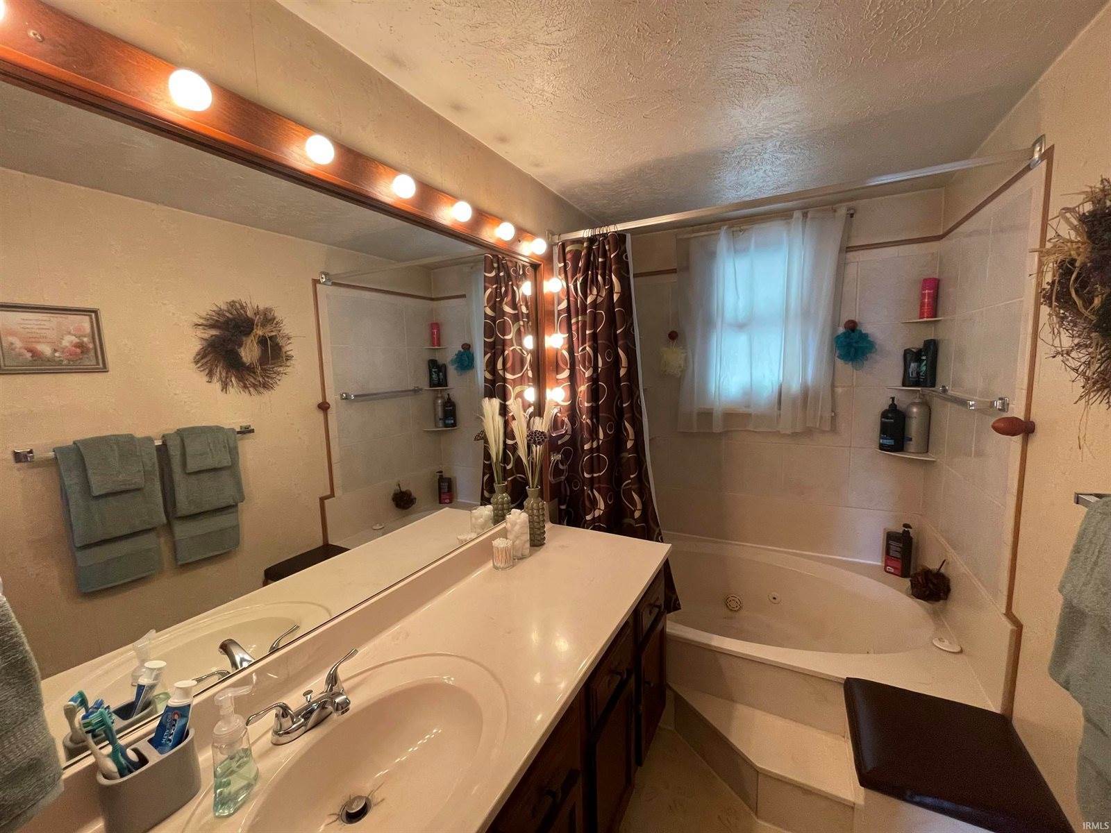 2317 W Oliver Drive, Muncie, IN 47302 Listing Details