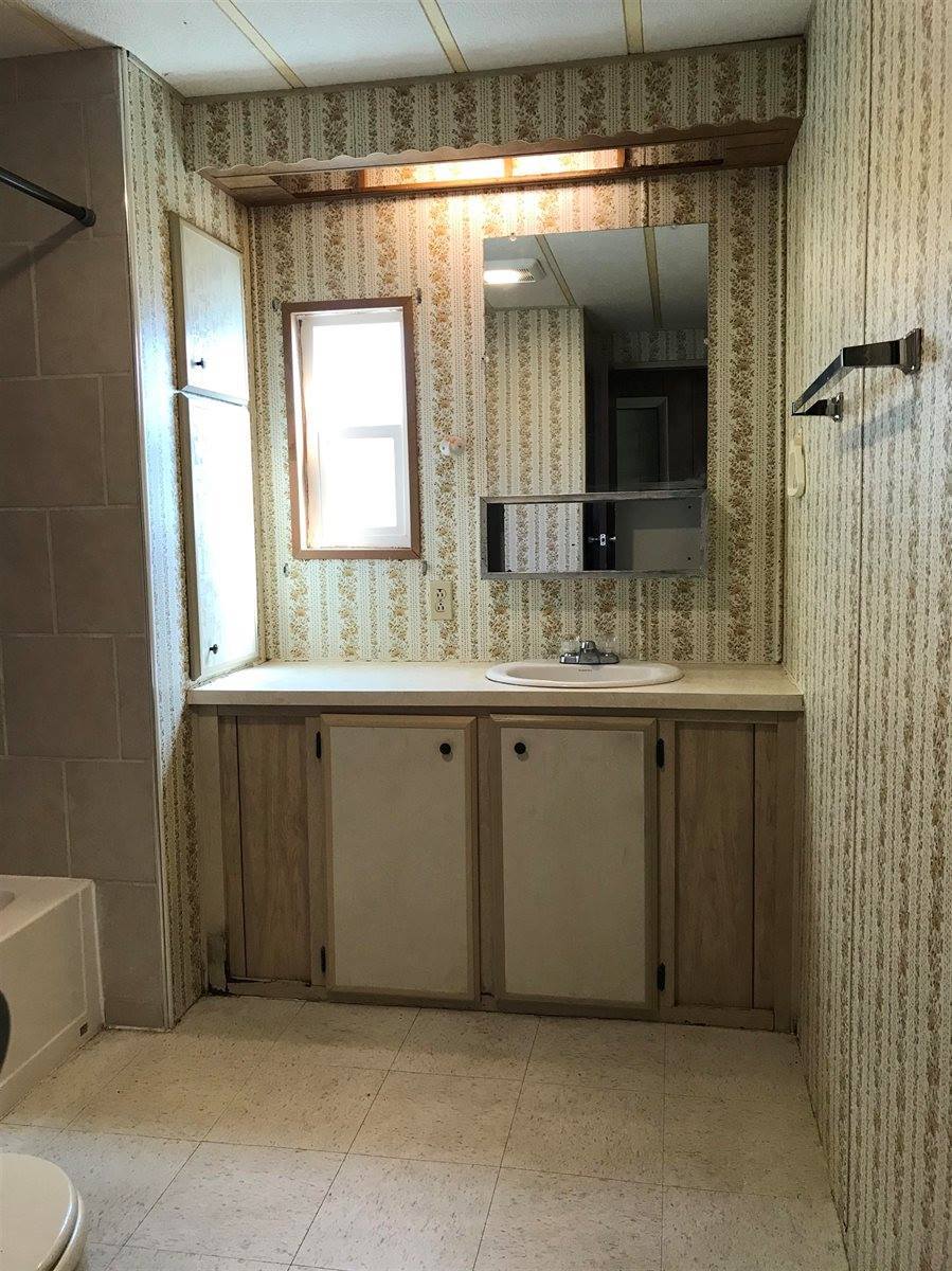 2839 Pocatello Ave Trailer #18, American Falls, ID 83211