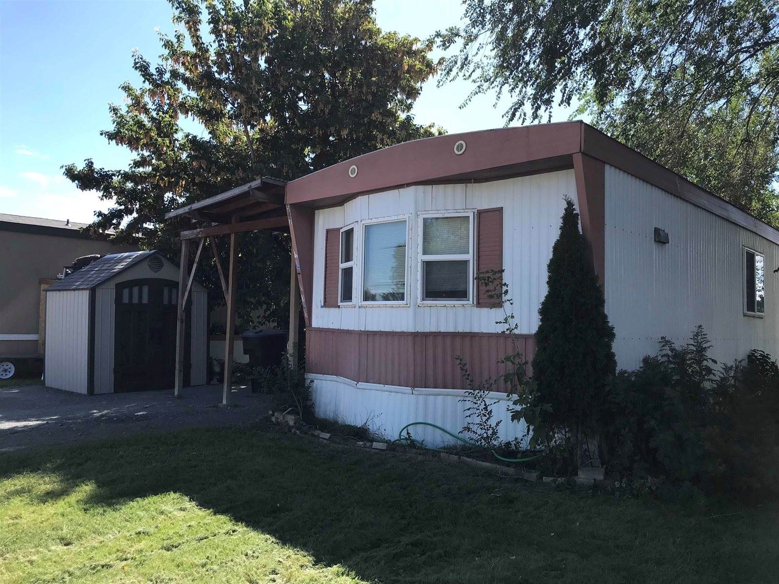 2839 Pocatello Ave Trailer #18, American Falls, ID 83211