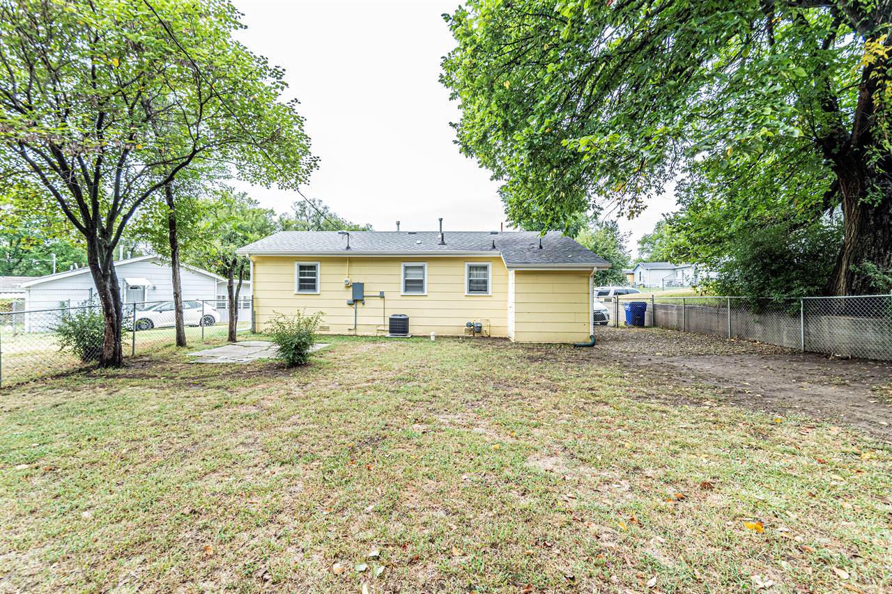 1240 Pershing Drive, Junction City, KS 66441