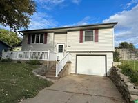 200 N 8th, Akron, IA 51001