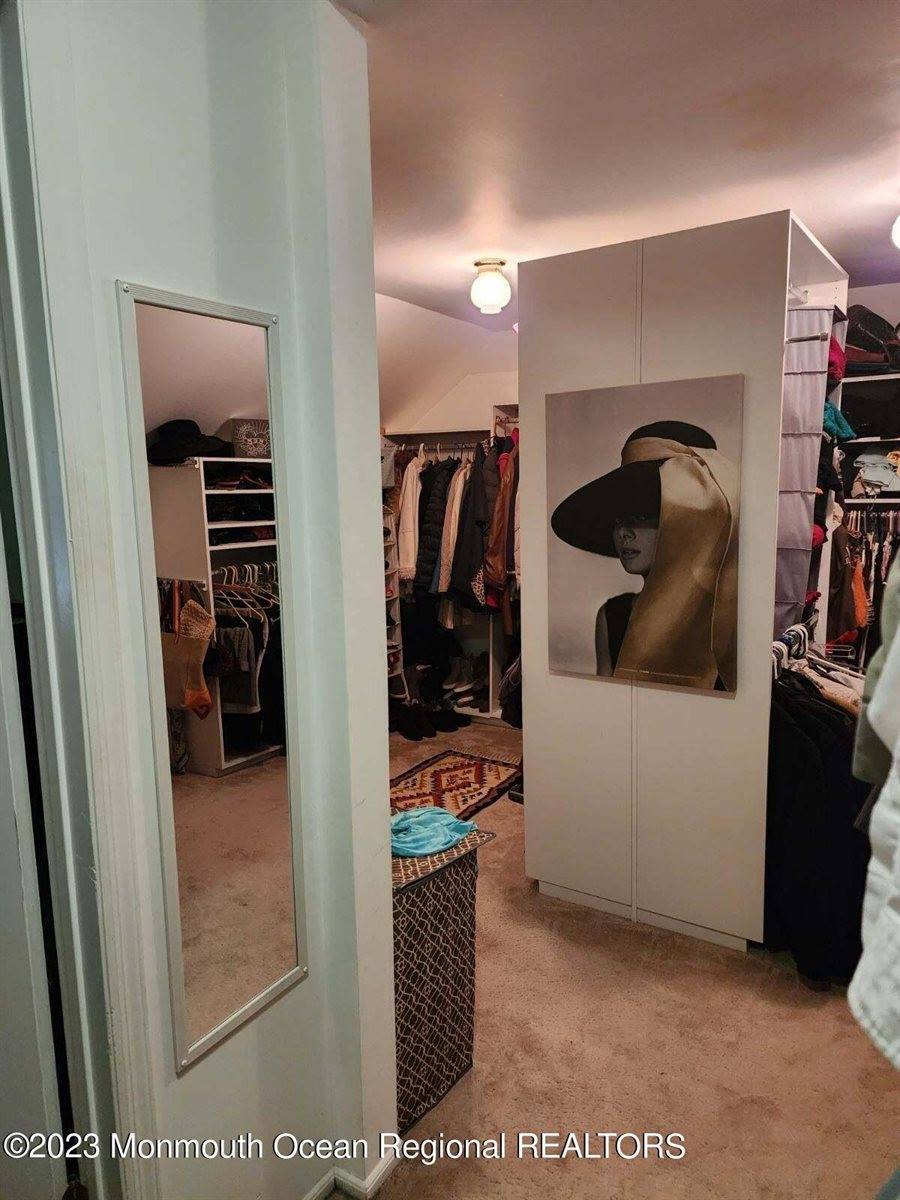 6 Blueberry Lane, Tinton Falls, NJ 07724