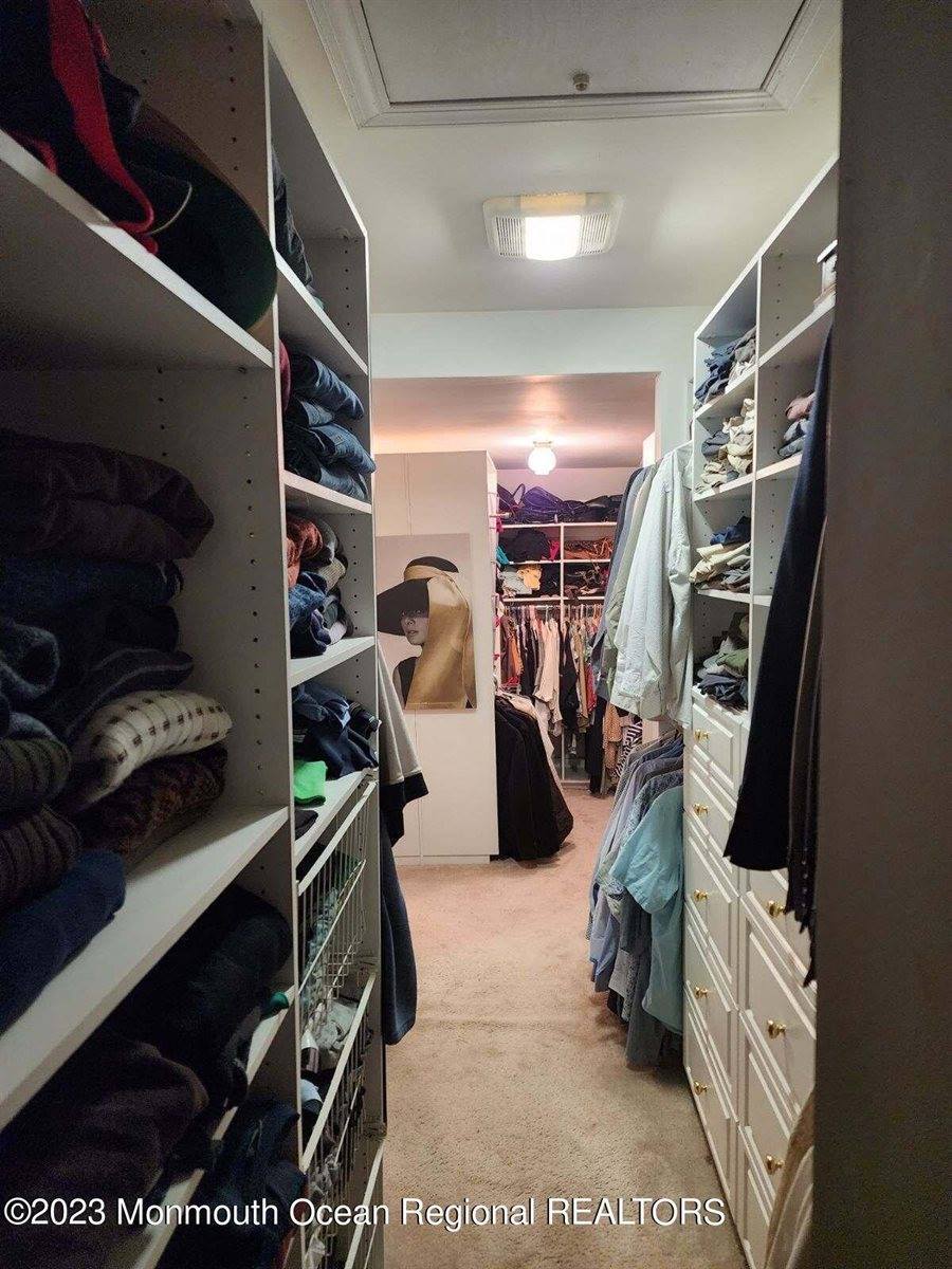 6 Blueberry Lane, Tinton Falls, NJ 07724