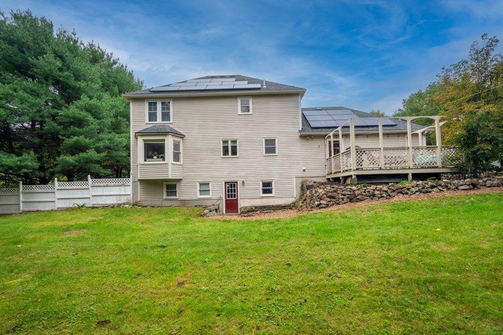 9 Allard Ct, Millville, MA 01529