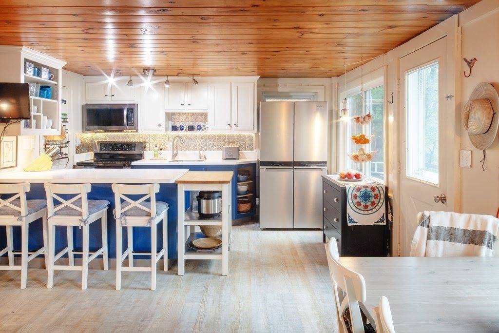18 Kingsbury Rd, Norfolk, MA 02056