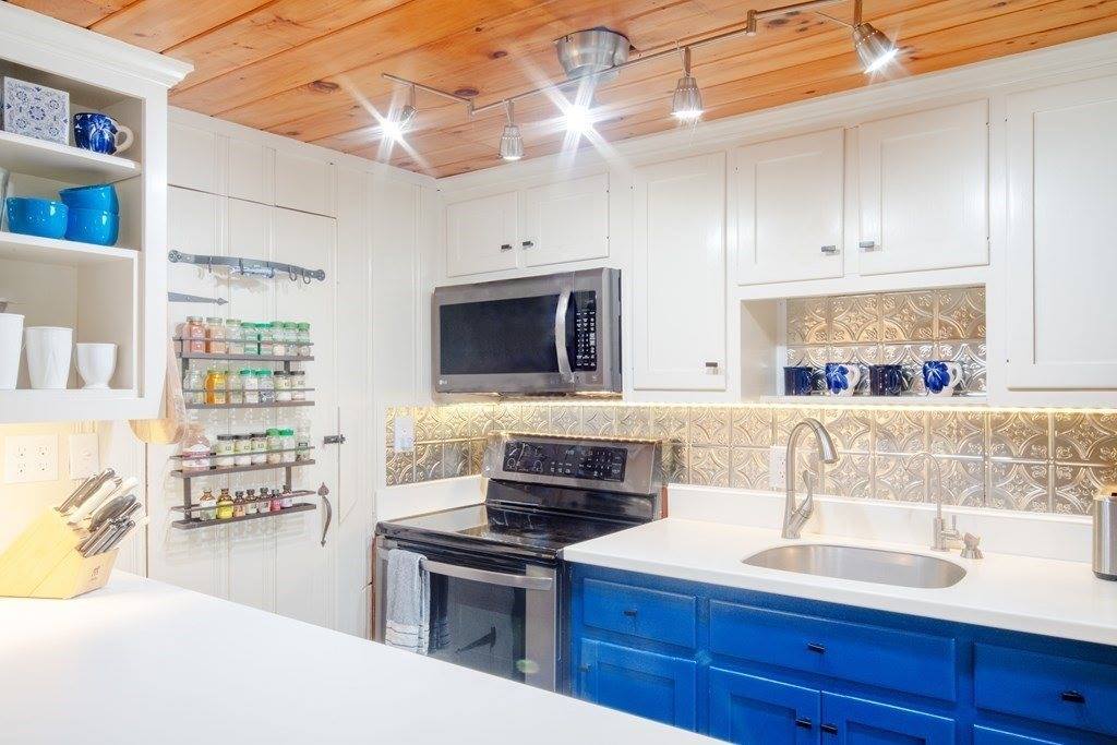 18 Kingsbury Rd, Norfolk, MA 02056
