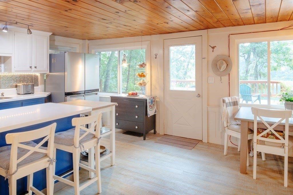 18 Kingsbury Rd, Norfolk, MA 02056