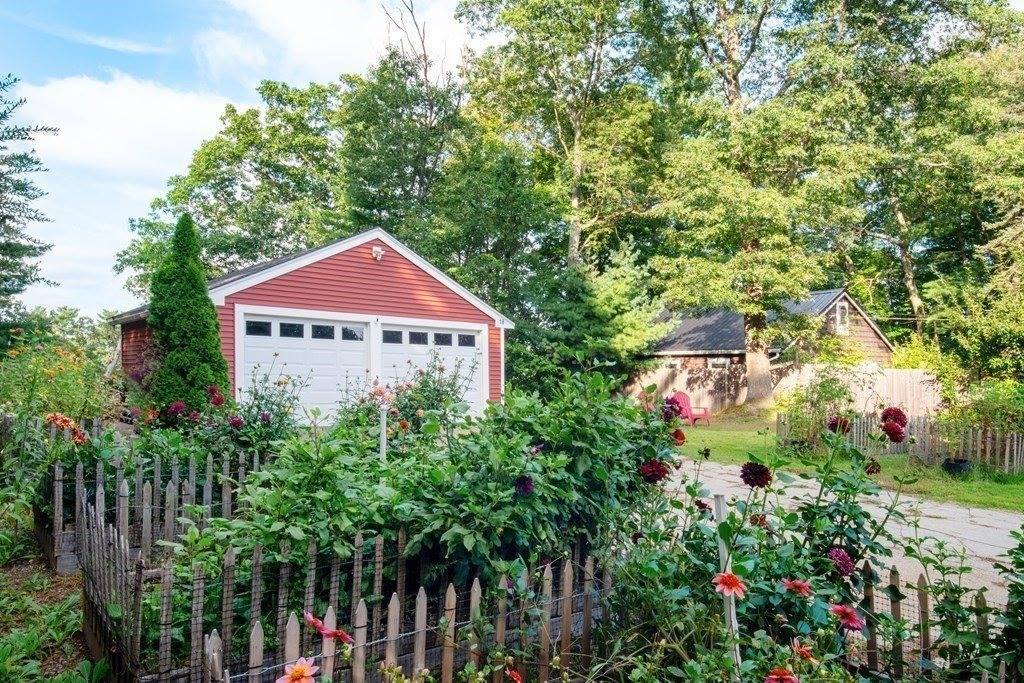 18 Kingsbury Rd, Norfolk, MA 02056
