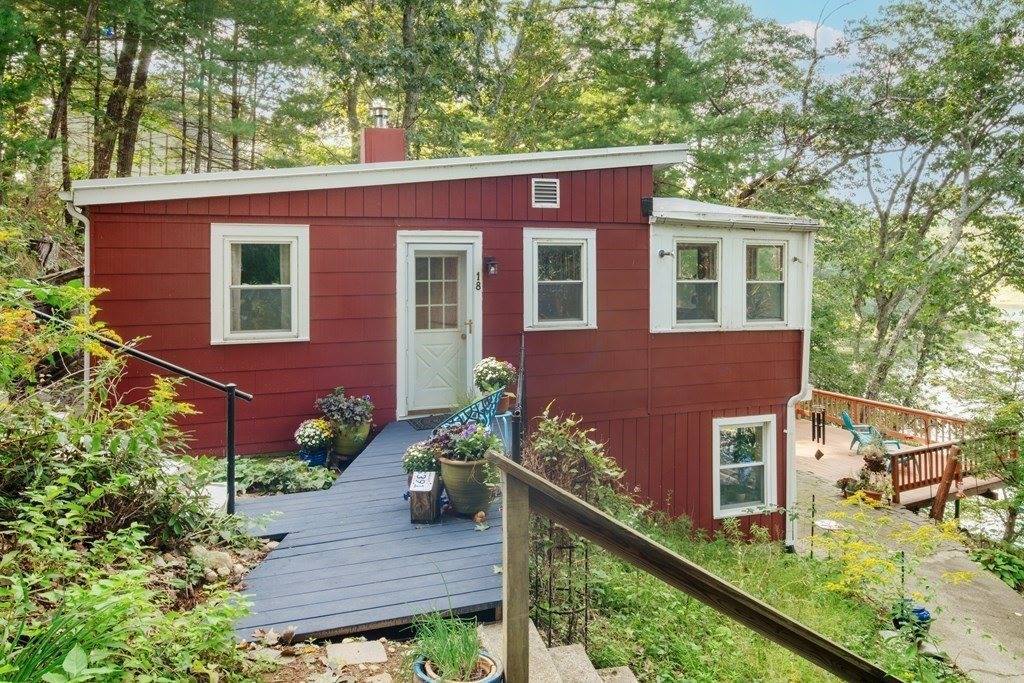 18 Kingsbury Rd, Norfolk, MA 02056
