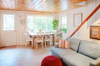 18 Kingsbury Rd, Norfolk, MA 02056