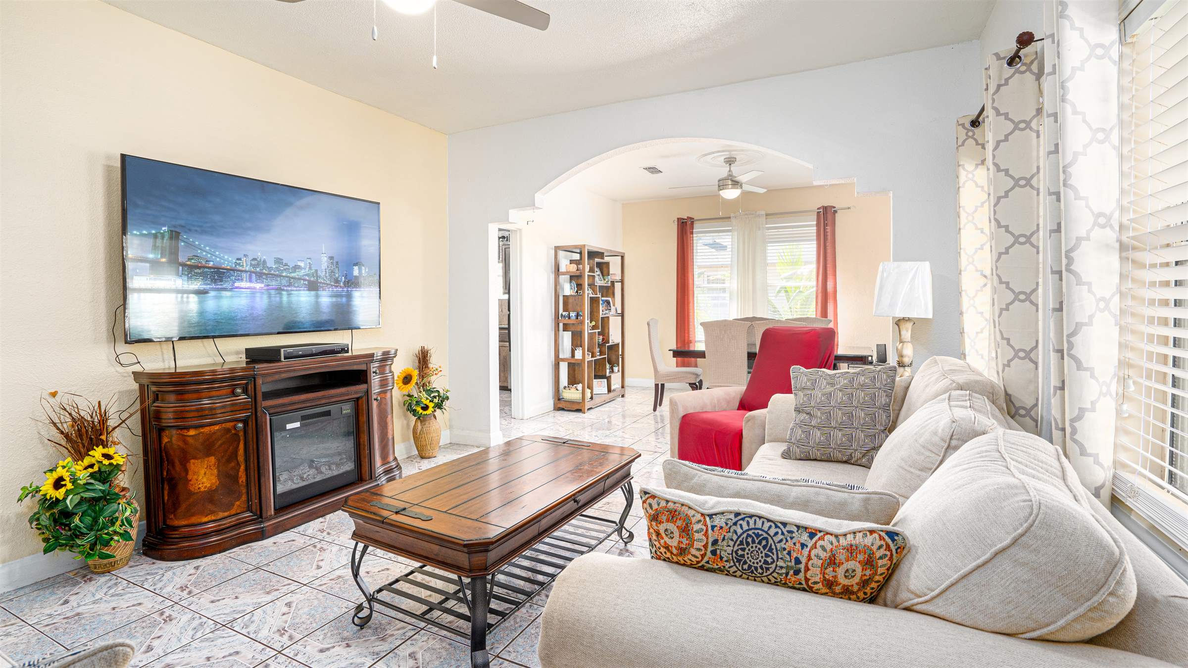 1009 E 23rd Ave, Tampa, FL 33605