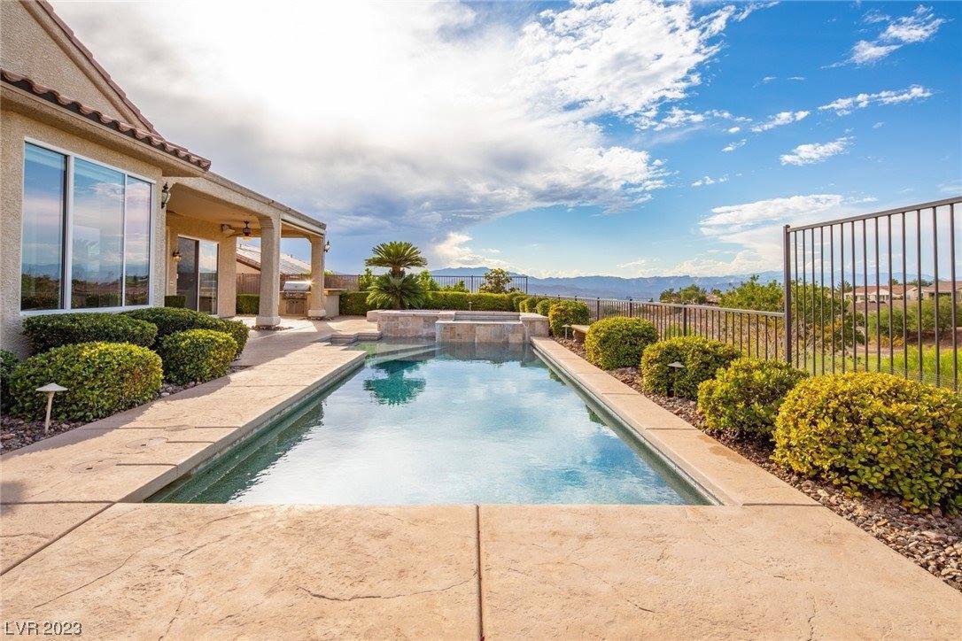 2458 Hardin Ridge Drive, Henderson, NV 89052