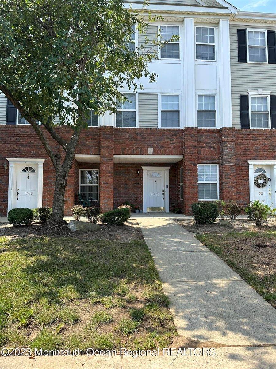 1703 Ridgeview Court, Parlin, NJ 08859