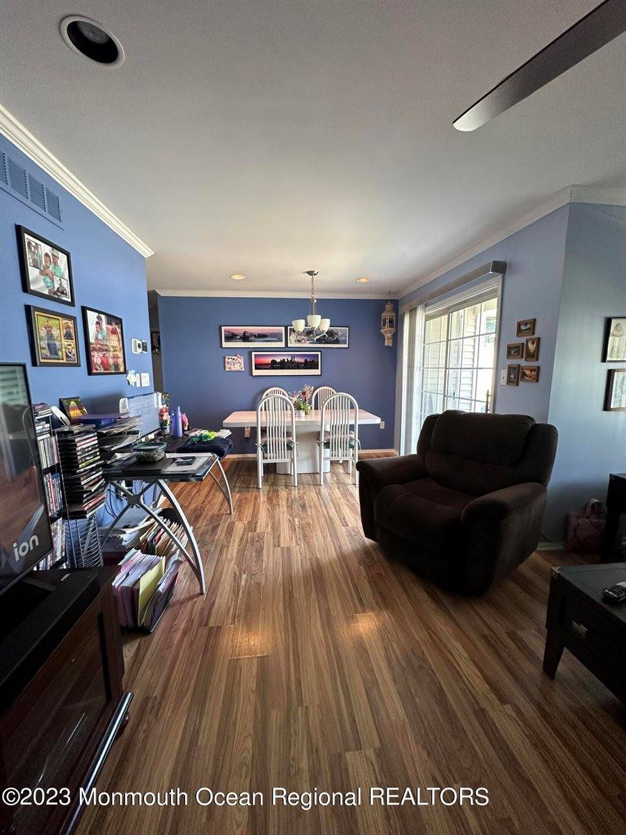 1703 Ridgeview Court, Parlin, NJ 08859