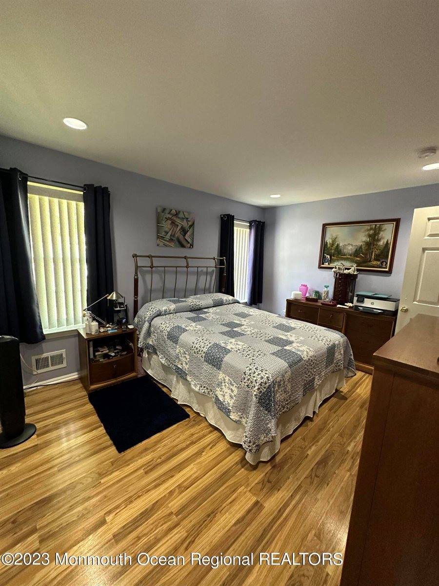 1703 Ridgeview Court, Parlin, NJ 08859