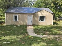 412 SE 34th ST, Topeka, KS 66605