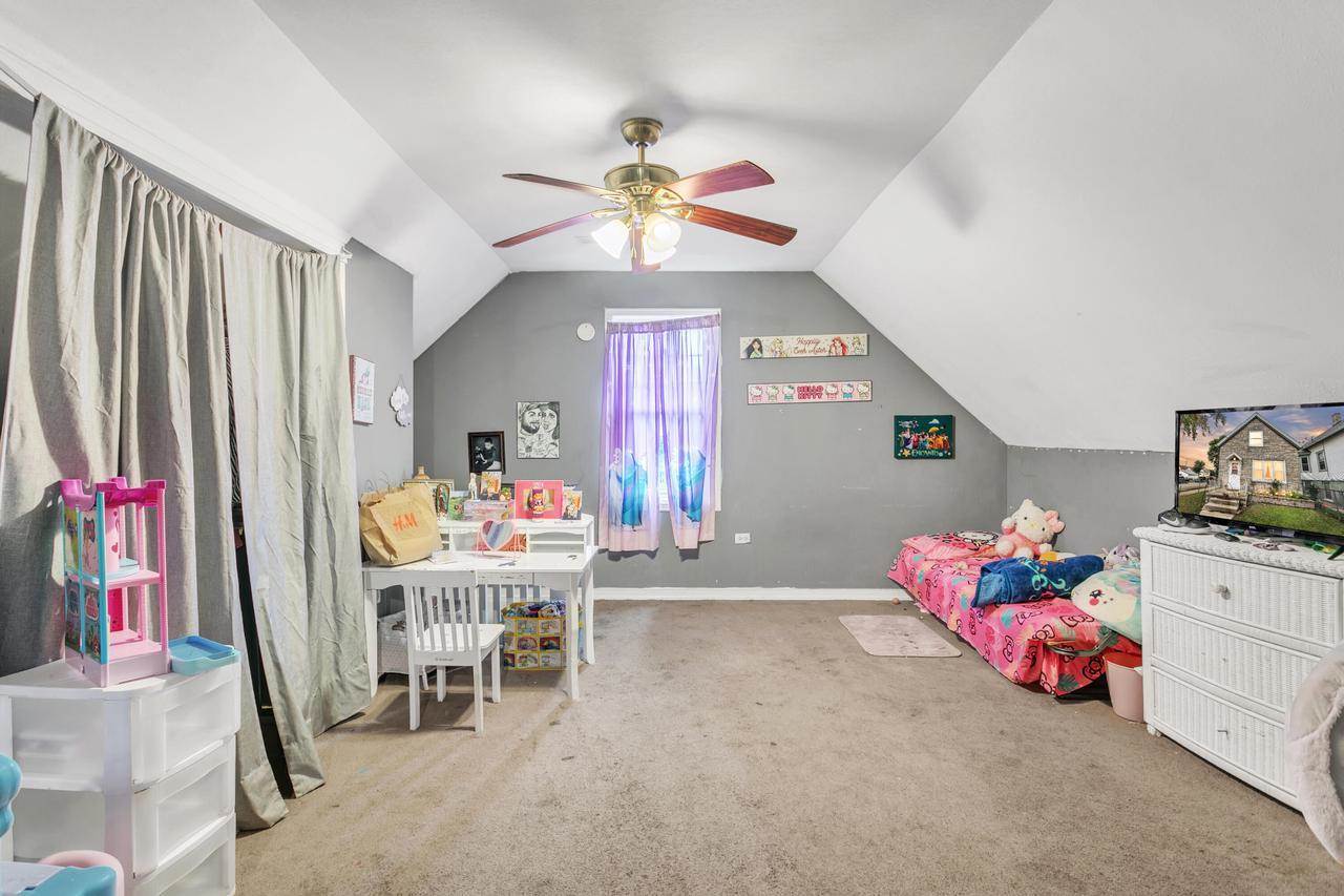 2491 S 8th STREET, Milwaukee, WI 53215