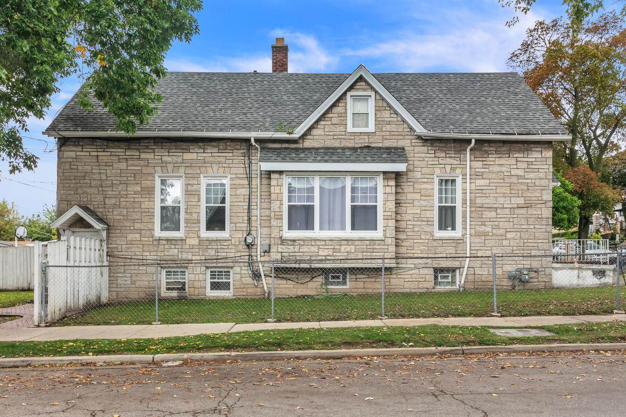2491 S 8th STREET, Milwaukee, WI 53215