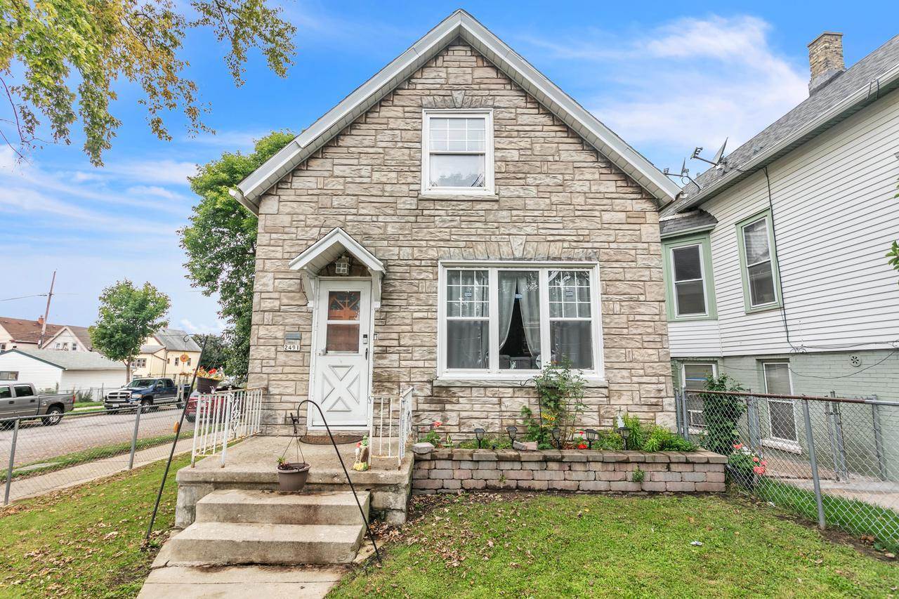 2491 S 8th STREET, Milwaukee, WI 53215