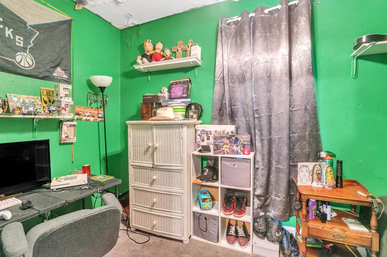 2491 S 8th STREET, Milwaukee, WI 53215