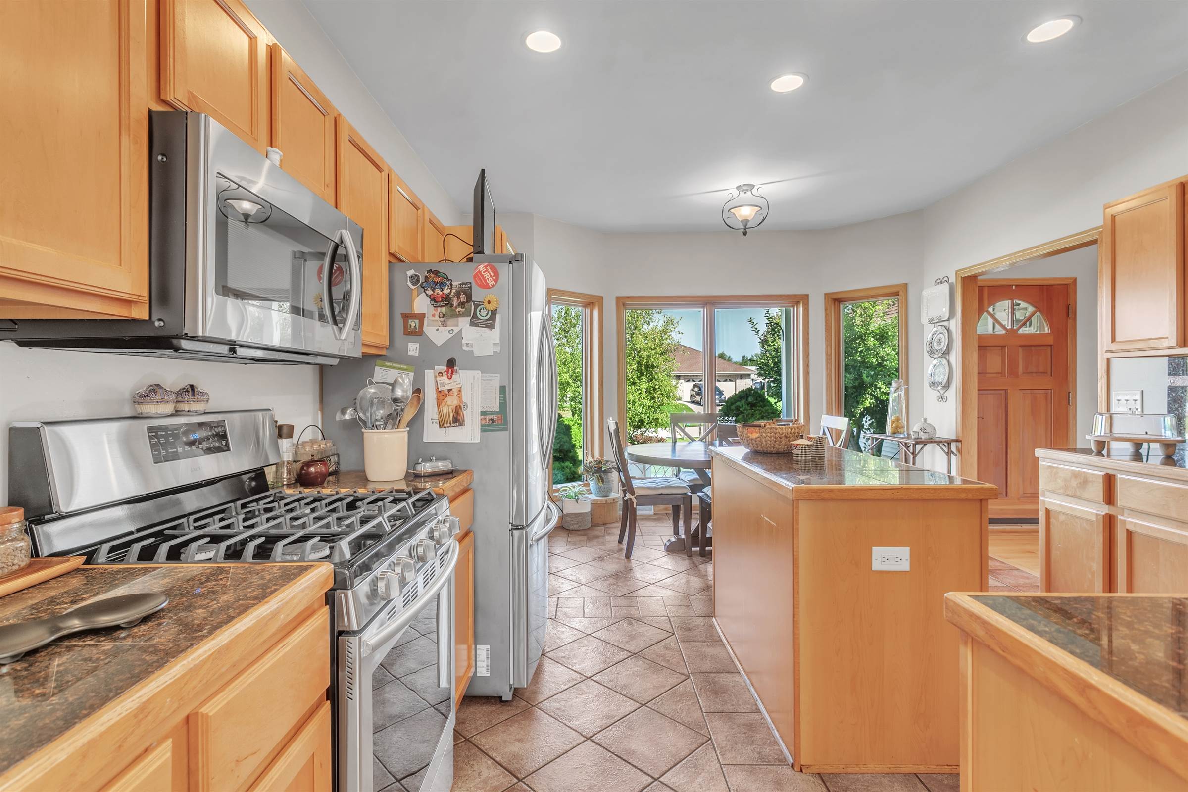 3929 E Greenway Dr, Oak Creek, WI 53154