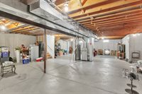 3929 E Greenway Dr, Oak Creek, WI 53154