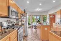 3929 E Greenway Dr, Oak Creek, WI 53154