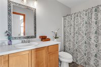 3929 E Greenway Dr, Oak Creek, WI 53154