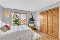 3929 E Greenway Dr, Oak Creek, WI 53154