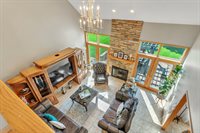 3929 E Greenway Dr, Oak Creek, WI 53154
