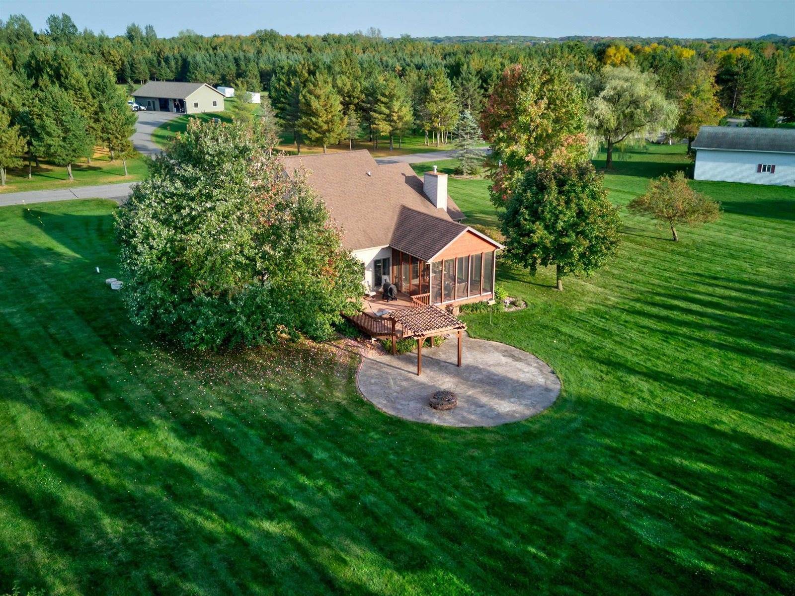 11985 Roberta Lane, Marshfield, WI 54449