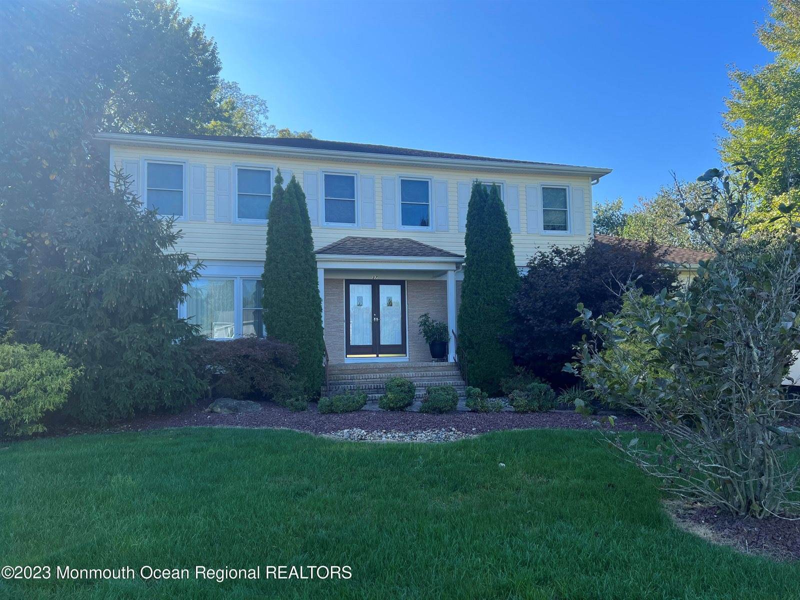 37 Longstreet Road, Manalapan, NJ 07726