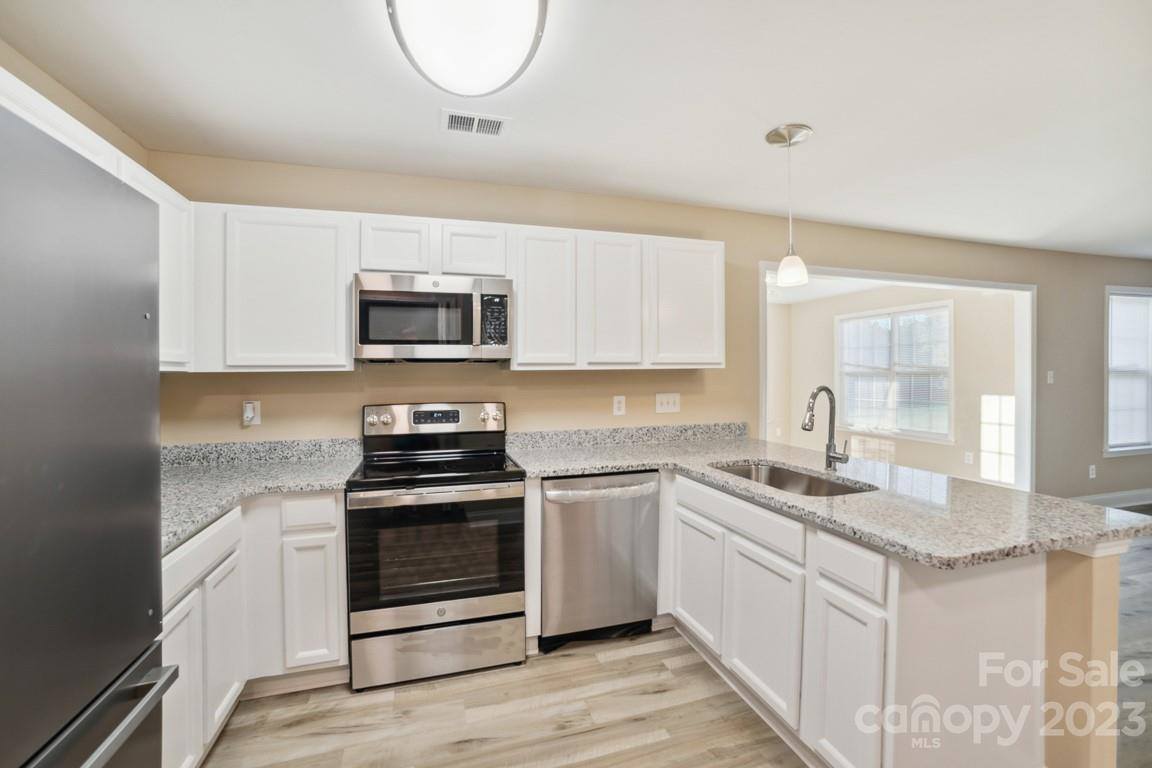 2737 Amber Crest Drive, Gastonia, NC 28052