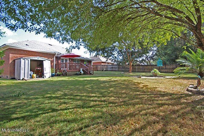 11525 Bayou Place, Ocean Springs, MS 39564