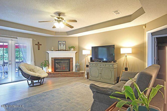 11525 Bayou Place, Ocean Springs, MS 39564