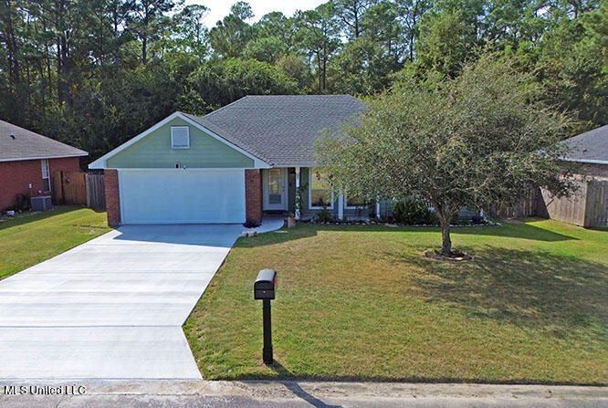 11525 Bayou Place, Ocean Springs, MS 39564