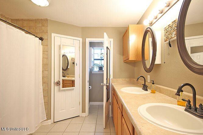 11525 Bayou Place, Ocean Springs, MS 39564