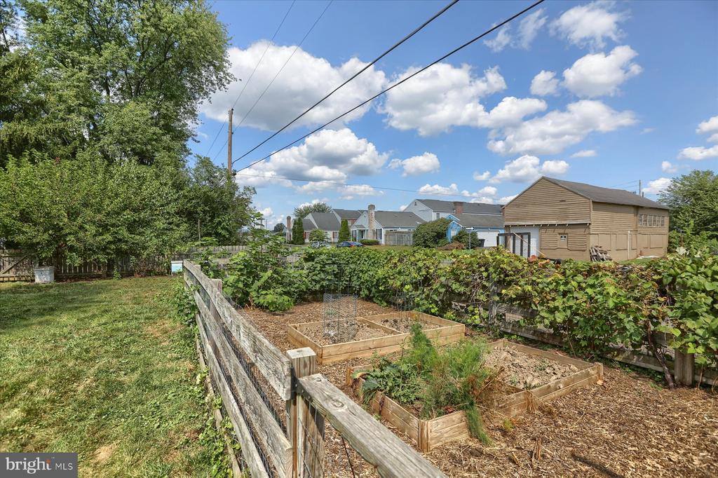 129 East Portland Street, Mechanicsburg, PA 17055