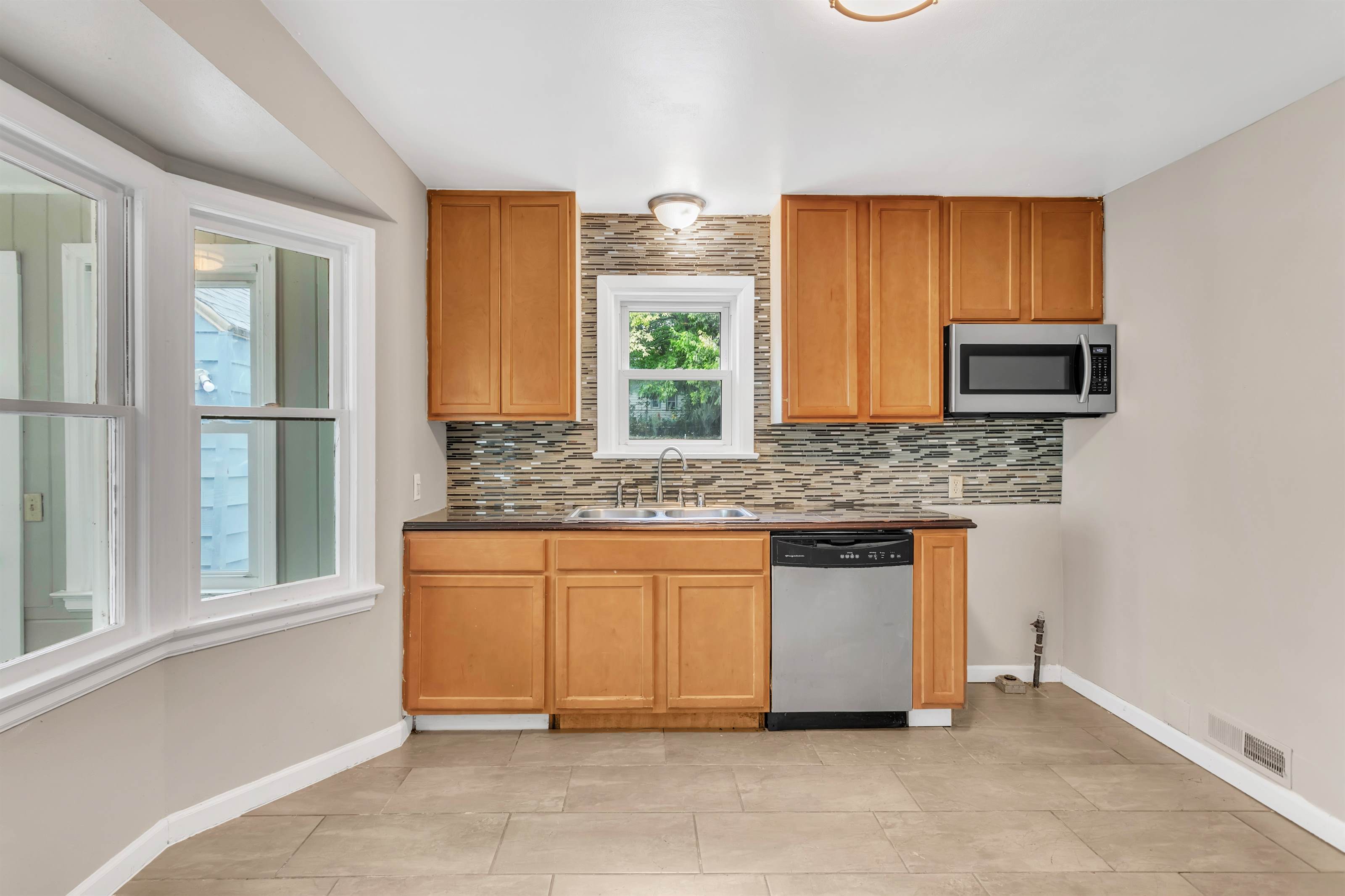 4035 N 83rd St, Milwaukee, WI 53222