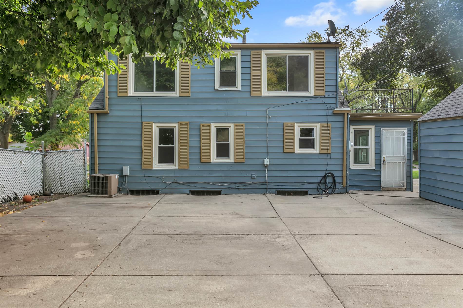 4035 N 83rd St, Milwaukee, WI 53222