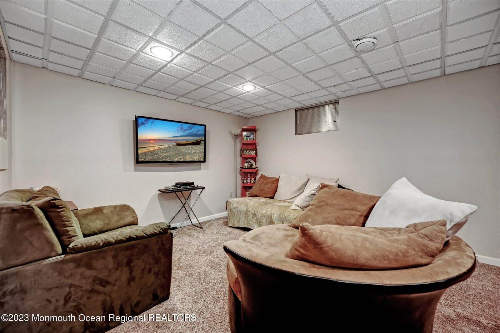 32 Atrium Way, Manalapan, NJ 07726