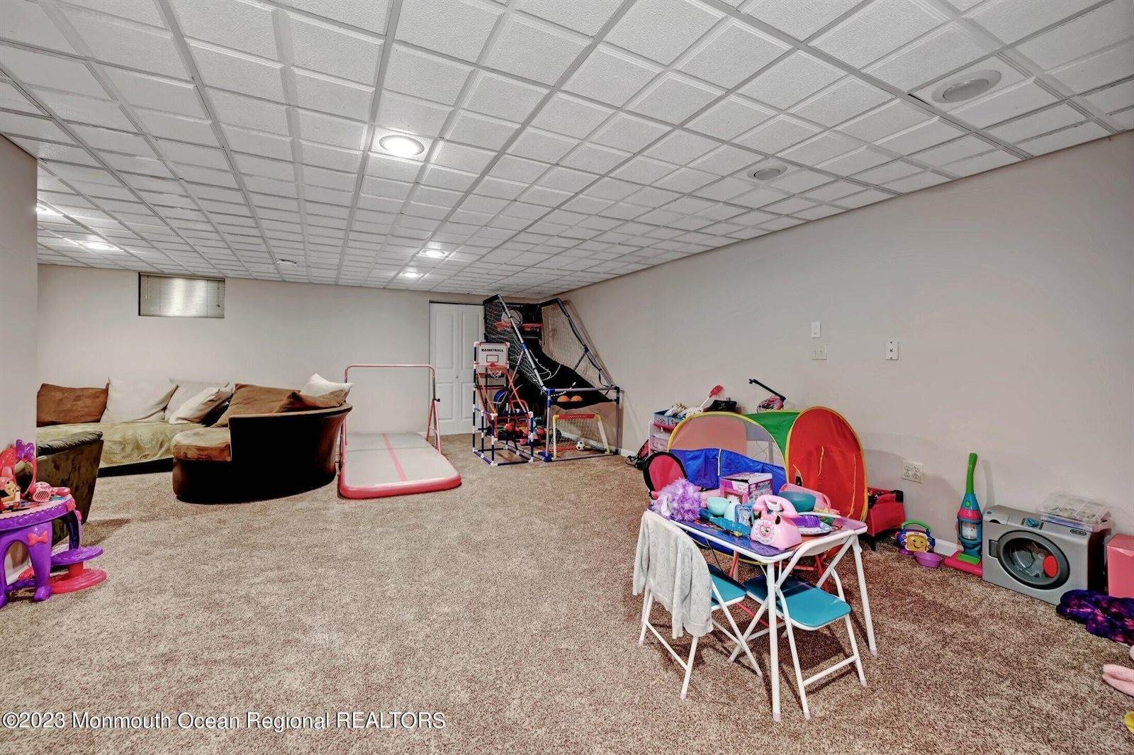 32 Atrium Way, Manalapan, NJ 07726