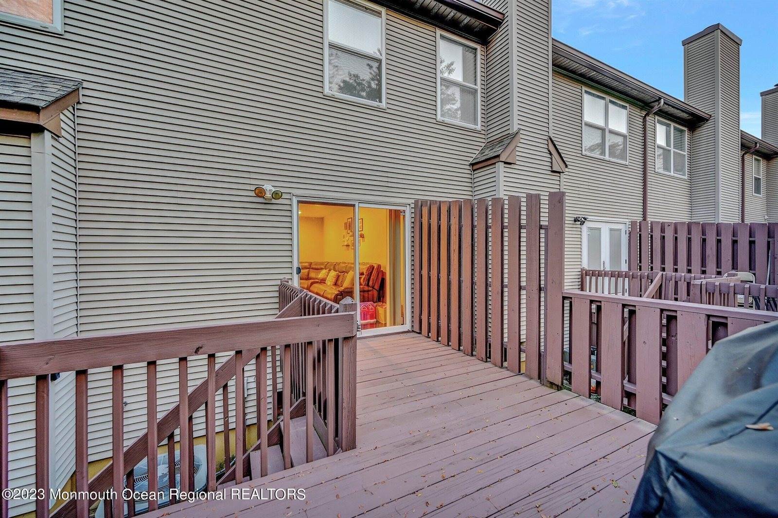 32 Atrium Way, Manalapan, NJ 07726