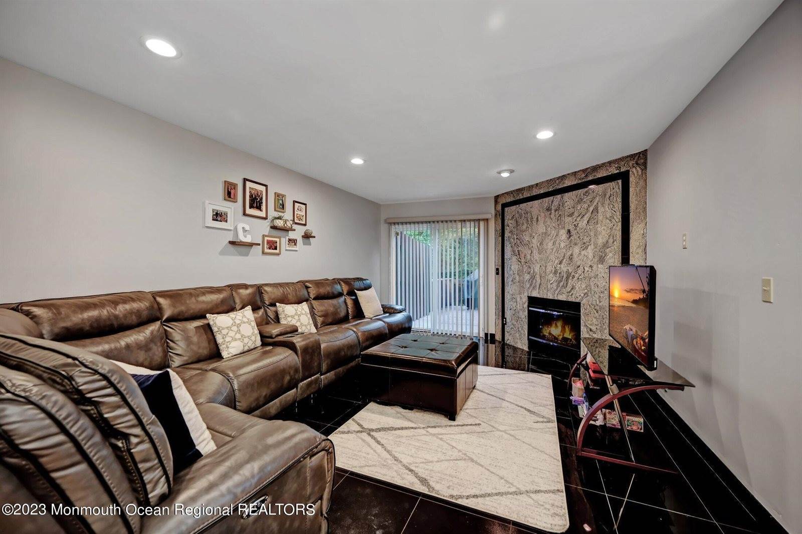 32 Atrium Way, Manalapan, NJ 07726